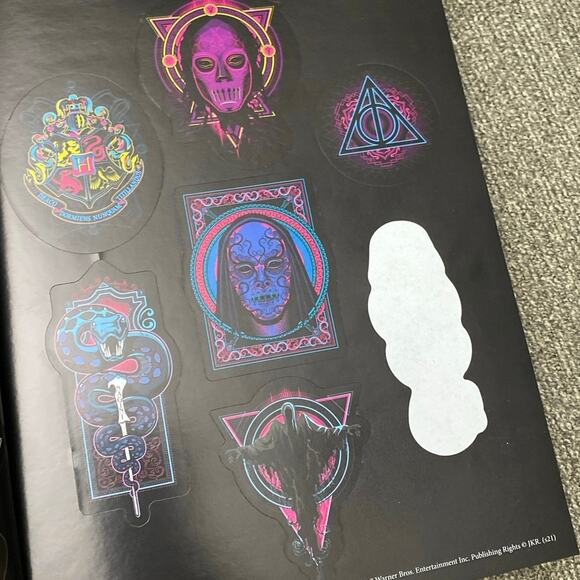 Harry Potter World of Stickers Hardback Book Hardcover Art From Wizarding World - Picture 4 of 14